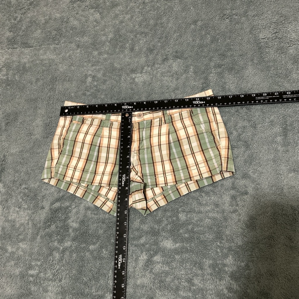 Y2K Hollister Low Rise Plaid Micro Mini Shorts Green Beige Size 3 Vintage 2000s - Picture 4 of 4